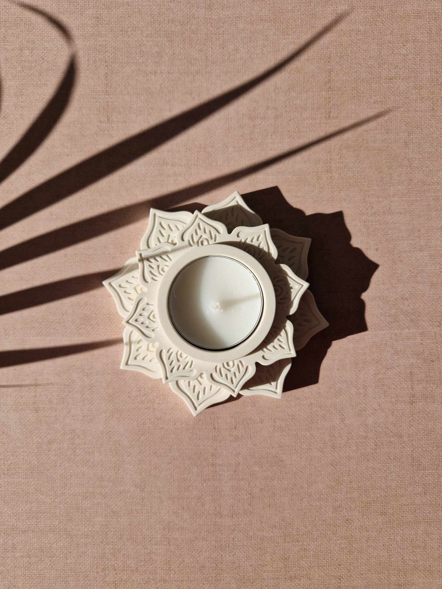 ŚWIECZNIK LOTOS (RÓŻNE KOLORY)